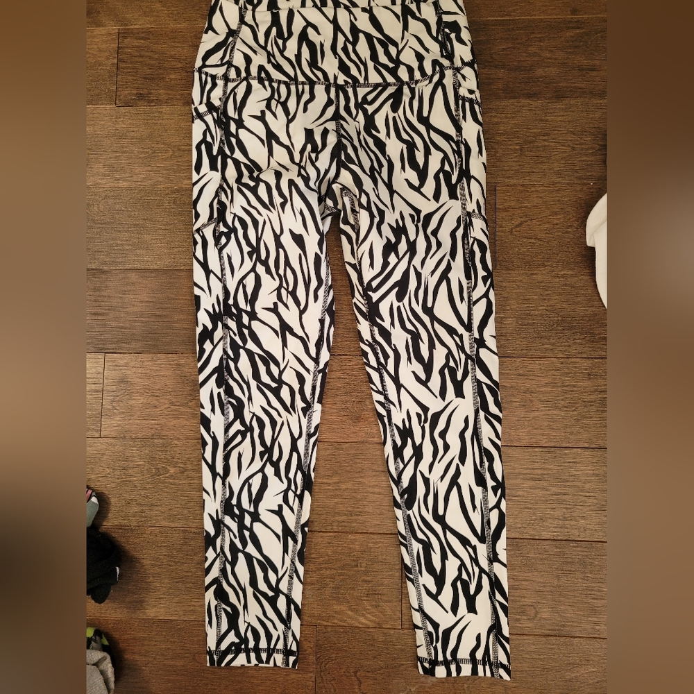 Zyia Leggings